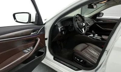 BMW 5-Series 2020, 86839 км, за 18800.43 USD - фото 10