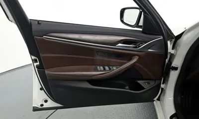 BMW 5-Series 2020, 86839 км, за 18800.43 USD - фото 24
