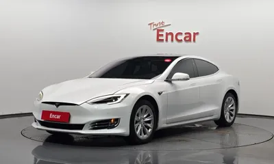 Tesla Model S · 2019 год