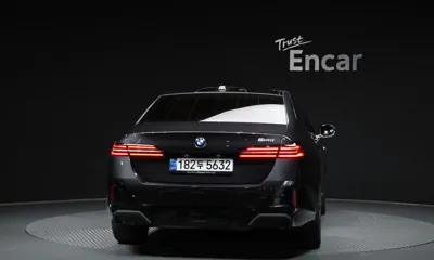 BMW 5-Series 2024, 26841 км, за 37080.44 USD