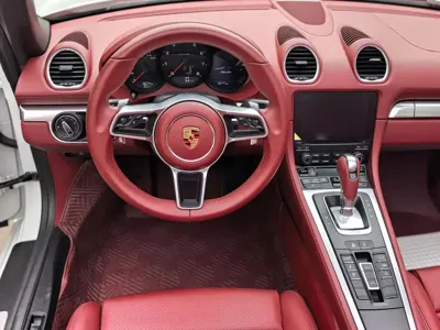 Porsche 718 2019, 6000 км, за 54266.16 USD - фото 6