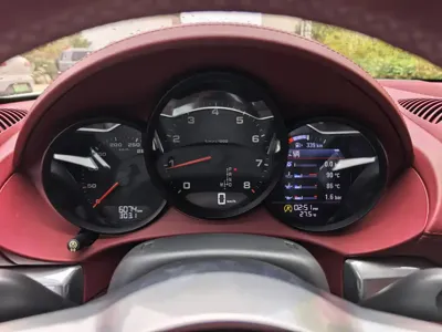 Porsche 718 2019, 6000 км, за 54266.16 USD - фото 9
