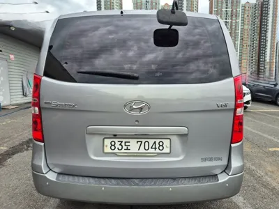 Hyundai Starex 2016, 77000 км, за 7729.31 USD