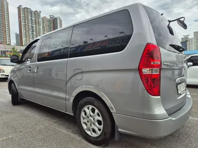 Hyundai Starex 2016, 77000 км, за 7729.31 USD
