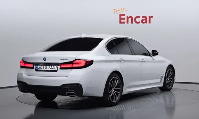 BMW 5-Series 2023, 36651 км, за 24878.56 USD