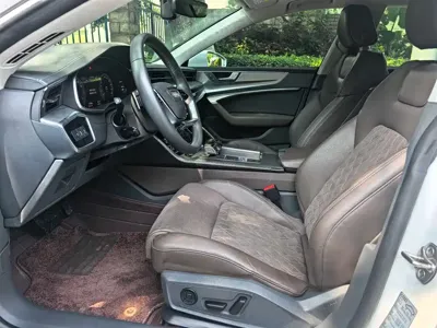 Audi A7L 2023, 27599 км, за 37227.06 USD