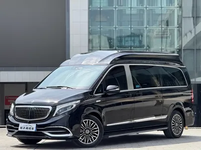 Mercedes-Benz V-Class 2023, 55000 км, за 58642.33 USD