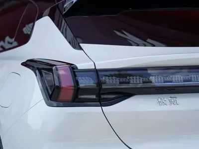 Zeekr 001 2023, 79000 км, за 21099.27 USD