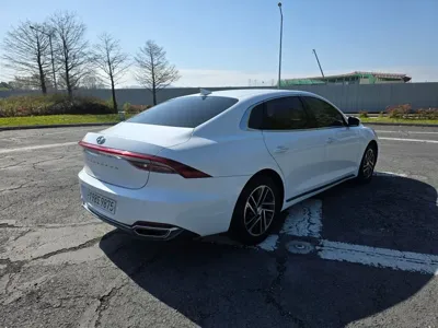 Hyundai Grandeur 2023, 108333 км, за 11916.39 USD