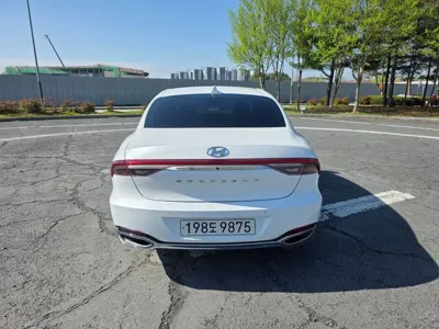 Hyundai Grandeur 2023, 108333 км, за 11916.39 USD