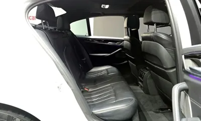 BMW 5-Series 2020, 67063 км, за 20151.96 USD - фото 12