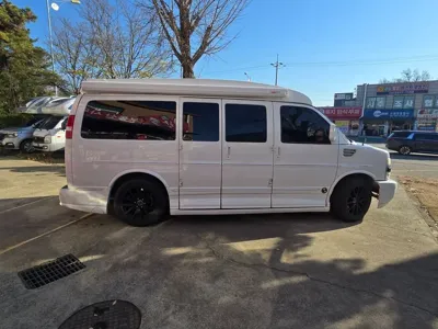 Chevrolet Express Van 2014, 112539 км, за 9142.33 USD