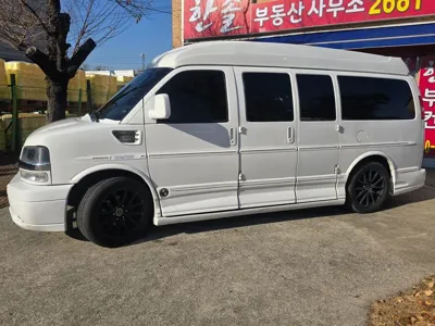Chevrolet Express Van 2014, 112539 км, за 9142.33 USD