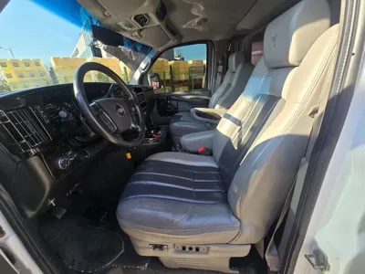Chevrolet Express Van 2014, 112539 км, за 9142.33 USD - фото 6