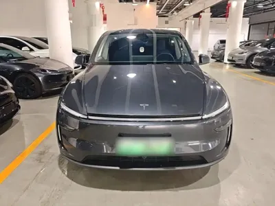 Tesla Model Y 2025, 4600 км, за 44760.76 USD