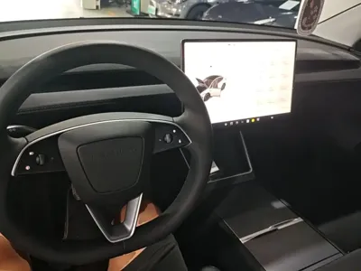 Tesla Model Y 2025, 4600 км, за 44760.76 USD - фото 10