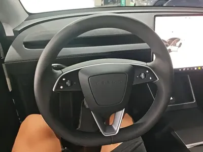 Tesla Model Y 2025, 4600 км, за 44760.76 USD - фото 11