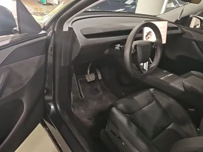 Tesla Model Y 2025, 4600 км, за 44760.76 USD - фото 16