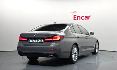 BMW 5-Series 2021, 84033 км, за 18839.25 USD