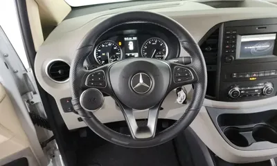 Mercedes-Benz V-Class 2020, 35099 км, за 30331.1 USD - фото 13