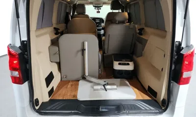 Mercedes-Benz V-Class 2020, 35099 км, за 30331.1 USD - фото 20