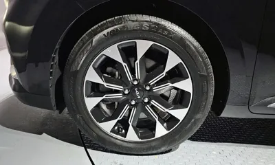 Kia Canival 2023, 37658 км, за 19686.23 USD