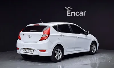 Hyundai Accent 2012, 118024 км, за 2636.27 USD