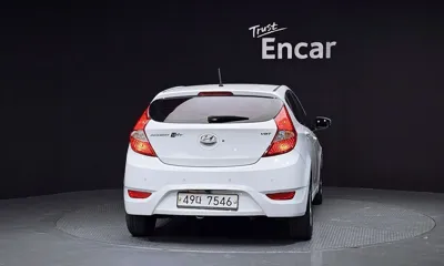Hyundai Accent 2012, 118024 км, за 2636.27 USD
