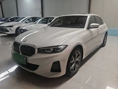 BMW i3 2023, 83699 км, за 19157.96 USD