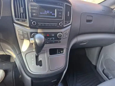 Hyundai Starex 2018, 108904 км, за 8131.68 USD - фото 13