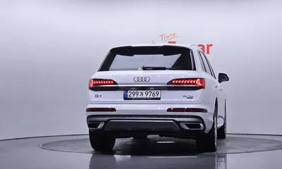Audi Q7 2023, 57617 км, за 41628.69 USD