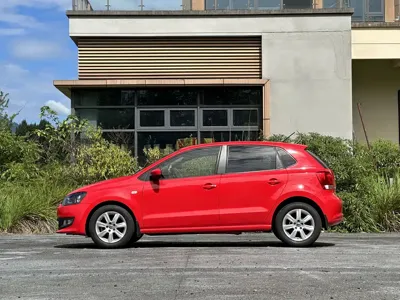 Volkswagen Polo 2010, 110000 км, за 2770.04 USD