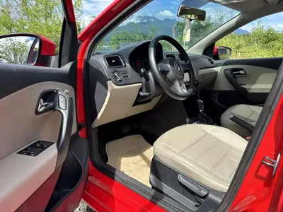 Volkswagen Polo 2010, 110000 км, за 2770.04 USD