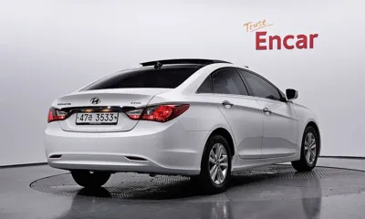 Hyundai Sonata 2012, 96015 км, за 3957.71 USD