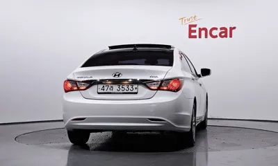 Hyundai Sonata 2012, 96015 км, за 3957.71 USD