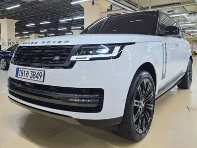 Land Rover Range Rover 2023, 35407 км, за 116843.9 USD