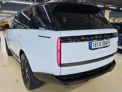 Land Rover Range Rover 2023, 35407 км, за 116843.9 USD
