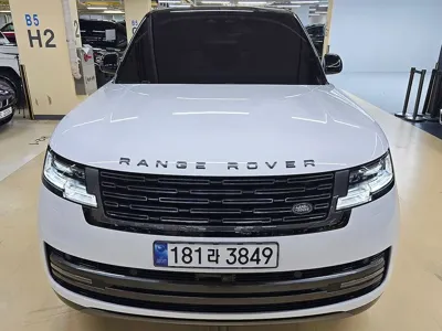 Land Rover Range Rover 2023, 35407 км, за 116843.9 USD