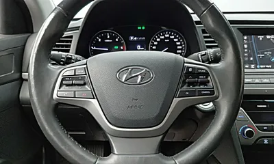 Hyundai Avante 2016, 106745 км, за 4820.85 USD