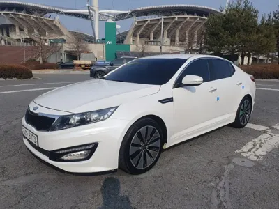 Kia K5 2011, 90953 км, за 2931.6 USD