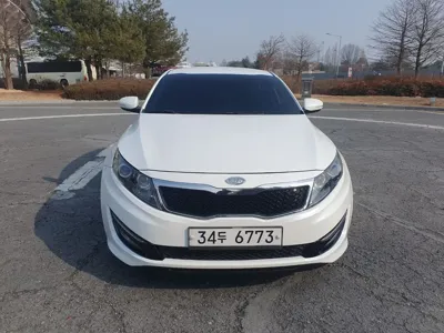 Kia K5 2011, 90953 км, за 2931.6 USD