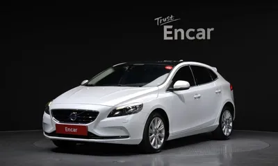 Volvo V40 · 2016 год