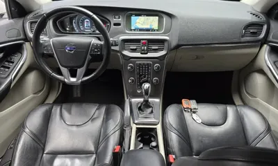 Volvo V40 2016, 111675 км, за 6937.56 USD - фото 7