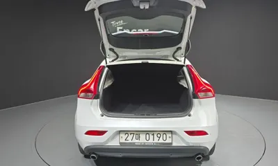Volvo V40 2016, 111675 км, за 6937.56 USD - фото 20
