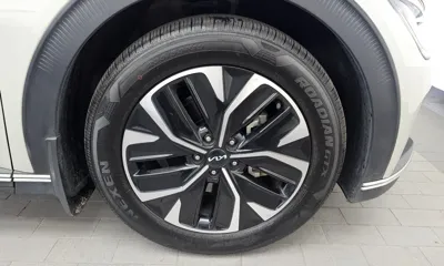 Kia EV6 2022, 96337 км, за 18511.23 USD - фото 21