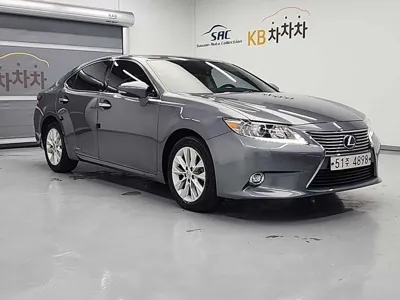 Lexus ES 2015, 132262 км, за 9767.53 USD