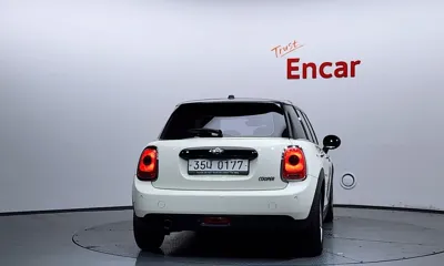 MINI Cooper 2016, 76920 км, за 5645.27 USD