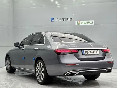 Mercedes-Benz E-Class 2023, 49695 км, за 30397.33 USD