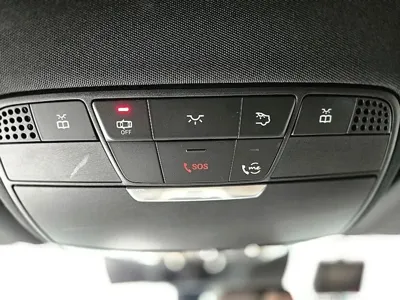 Mercedes-Benz E-Class 2023, 49695 км, за 30397.33 USD - фото 12