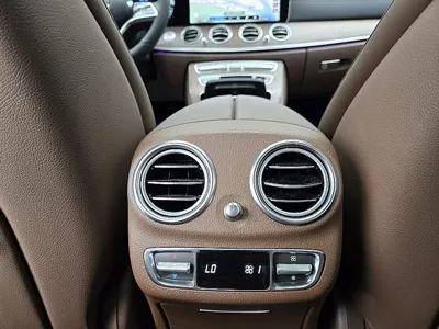 Mercedes-Benz E-Class 2023, 49695 км, за 30397.33 USD - фото 17